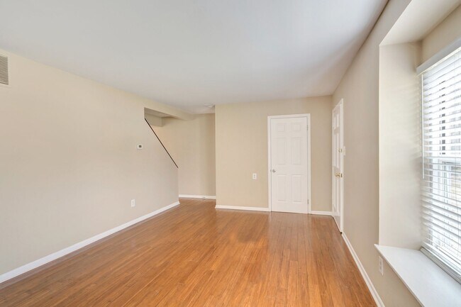 Building Photo - 2716 Gatewood Cir