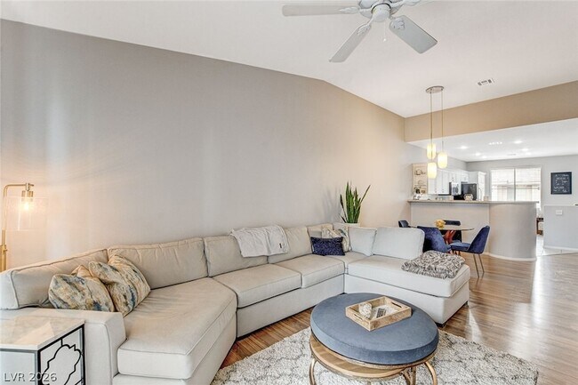 Foto del edificio - 656 Peachy Canyon Cir