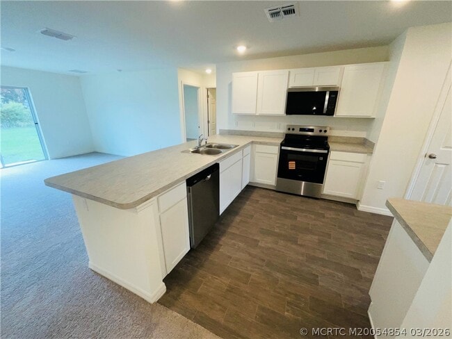 Building Photo - 1701 SE Manth Ln