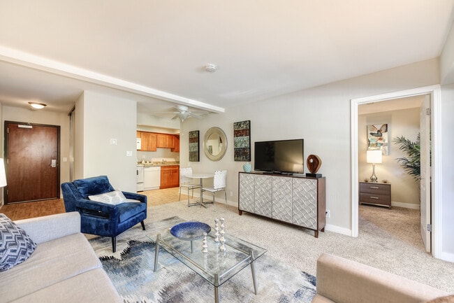 Upgraded Classic 1x1 Living Area - Fayette Arms Apartments