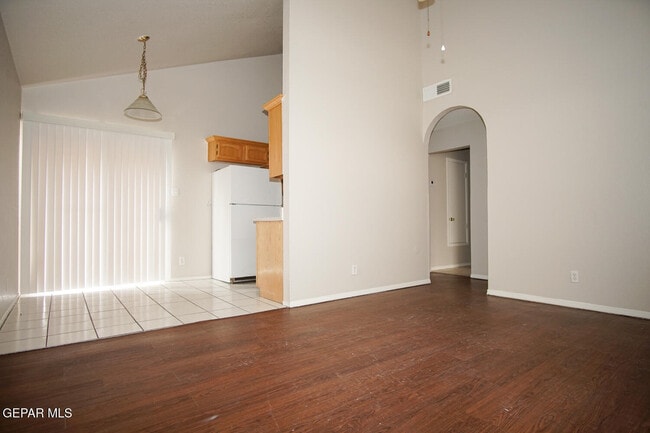 Foto del edificio - 10957 Chippendale Ave