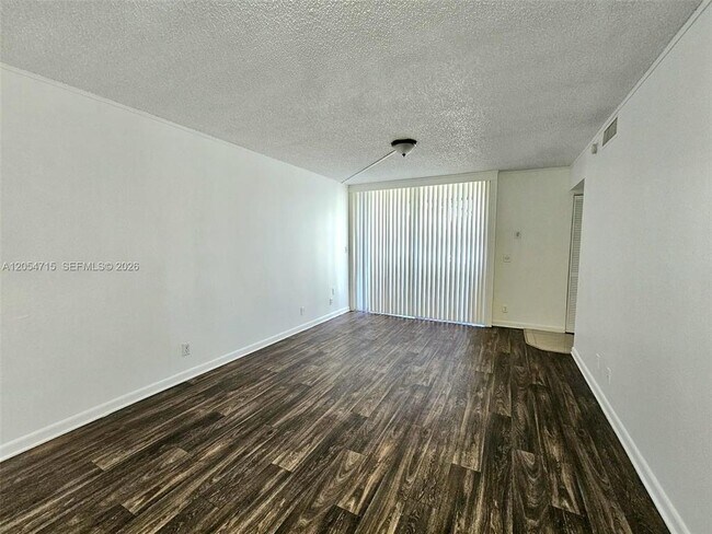 Foto del edificio - 210 Lake Pointe Dr