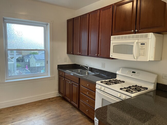 Building Photo - 3518 W Cullom Ave