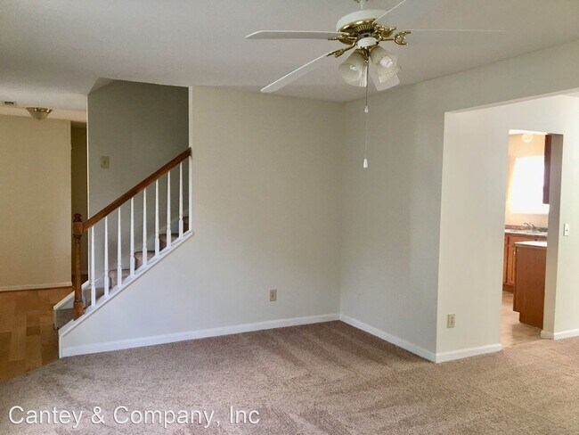 Foto del edificio - 528 Oakbrook Village Rd