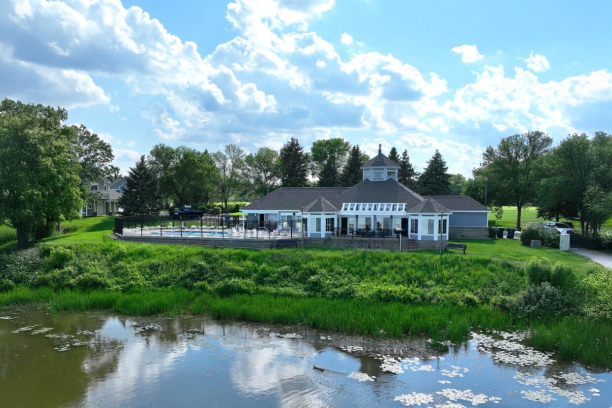 Primary Photo - Hazeltine Shores