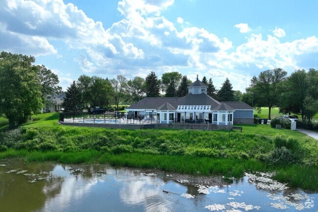 Building Photo - Hazeltine Shores
