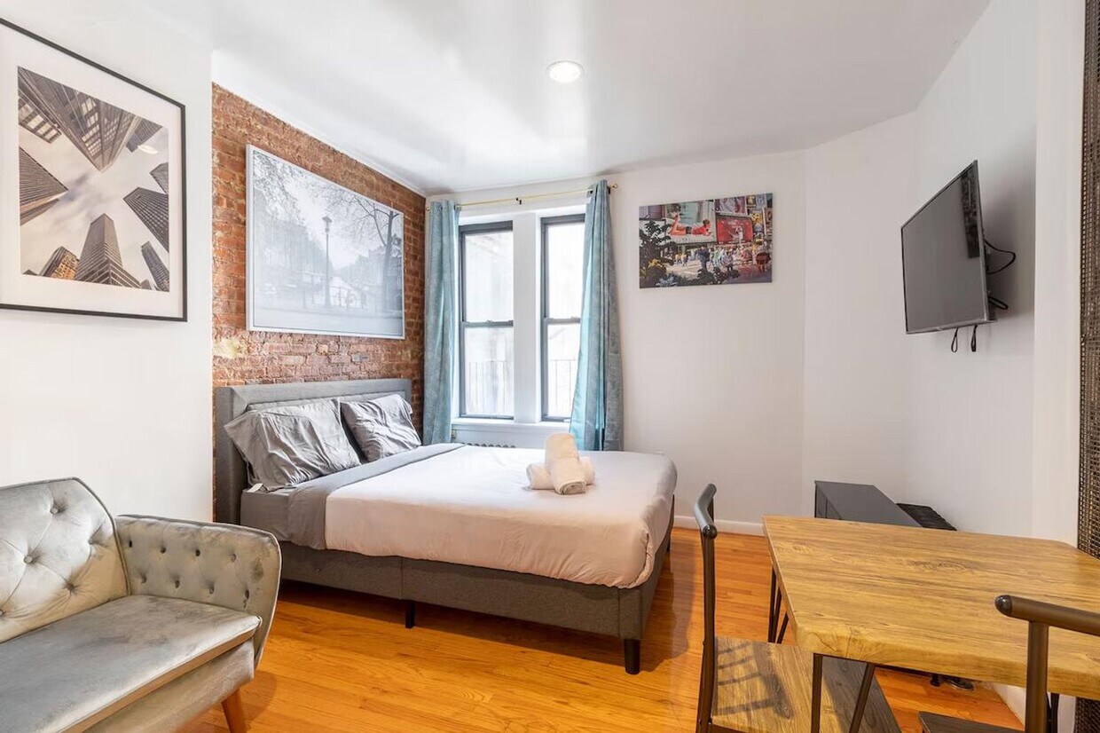 Foto principal - 335 E 94th St