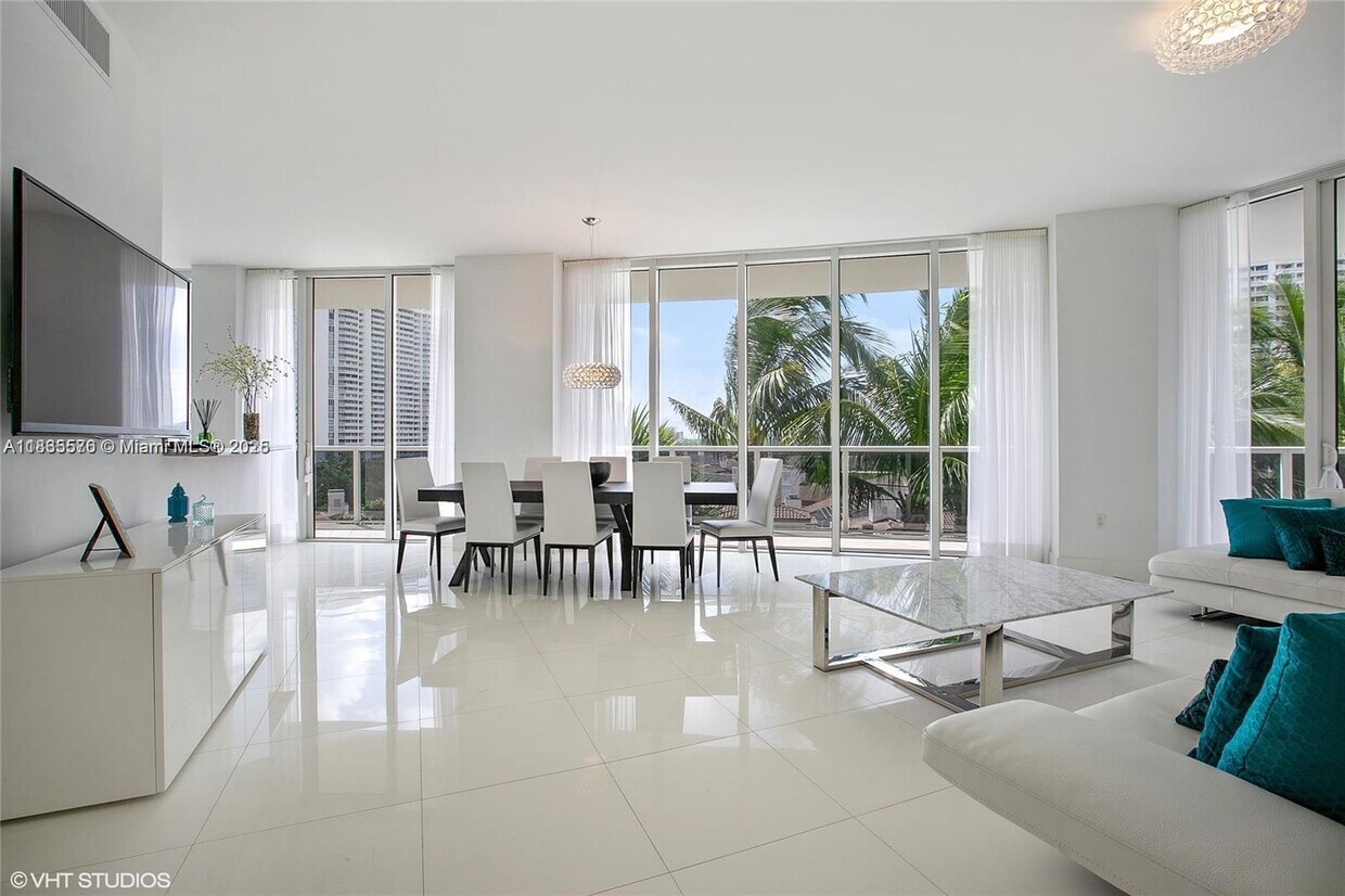 Foto principal - 4100 Island Blvd