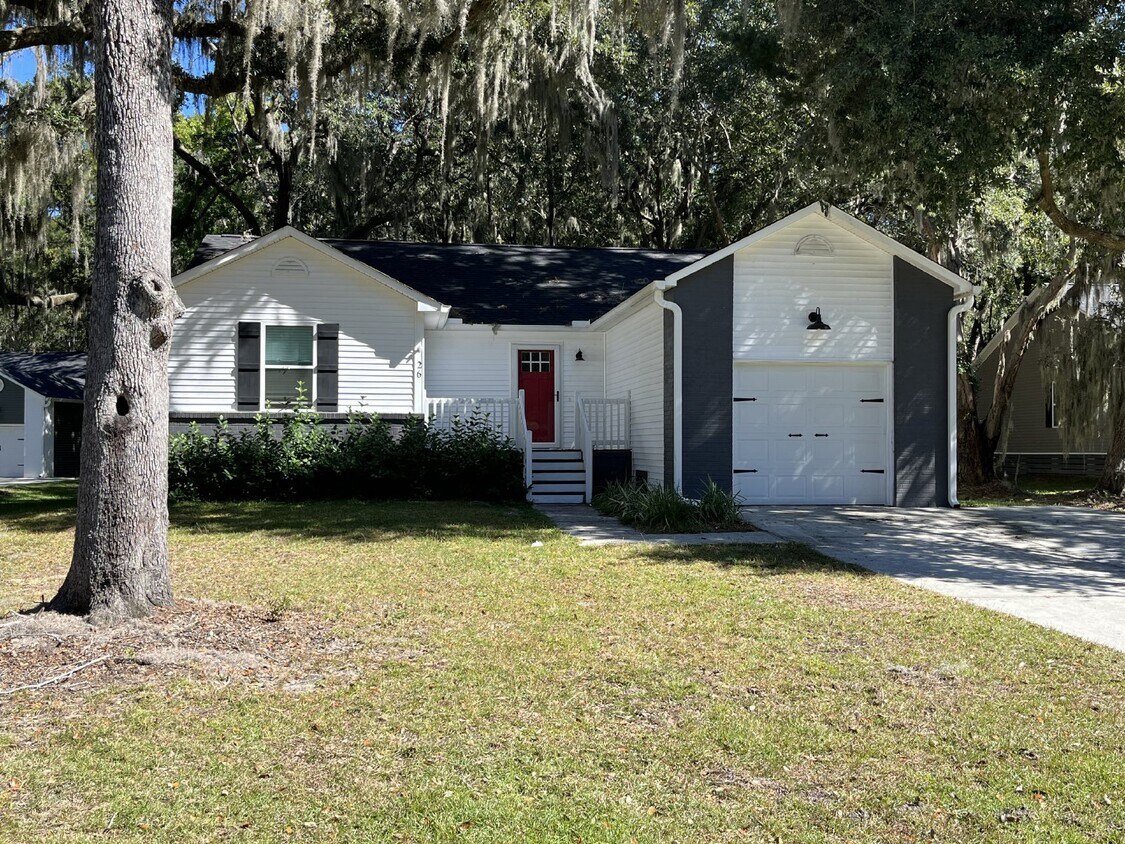 Foto principal - Stunning 3 bed, 2 bath in Grove Point!!!