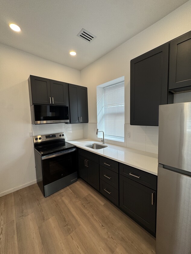 Photo - 839 S Jackson St-5