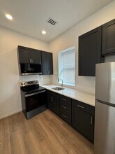 Building Photo - 839 S Jackson St