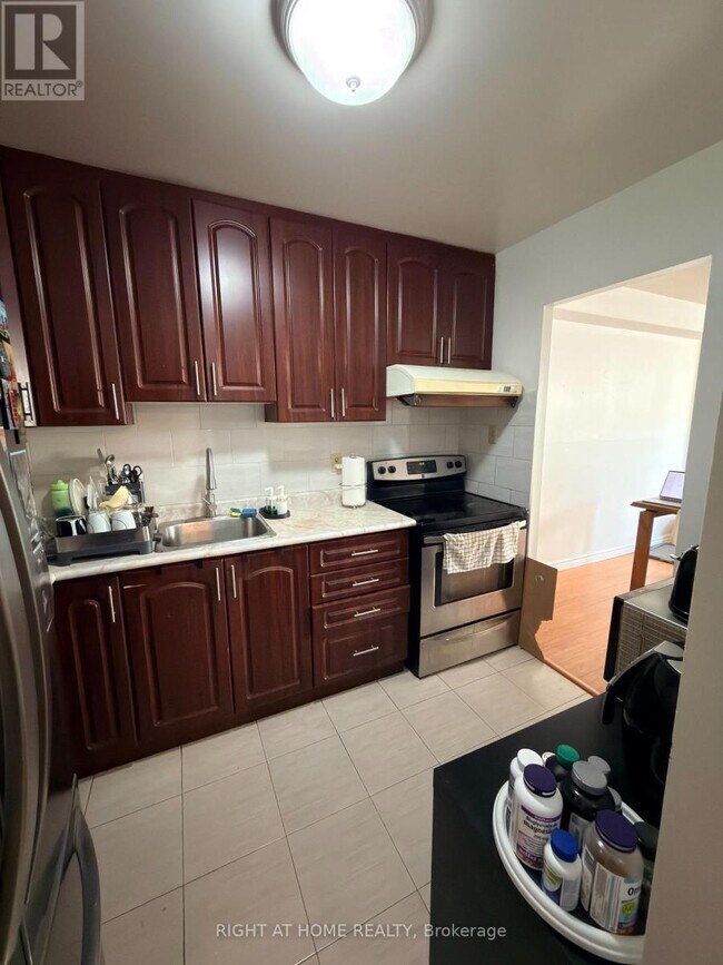 Building Photo - 2500 Bridletowne Cir