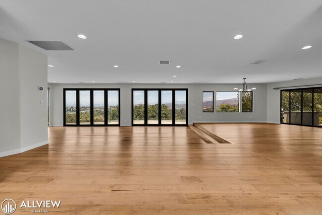 Foto del edificio - Stunning 4 Bed Poway Home with Views, Pool & Outdoor Oasis