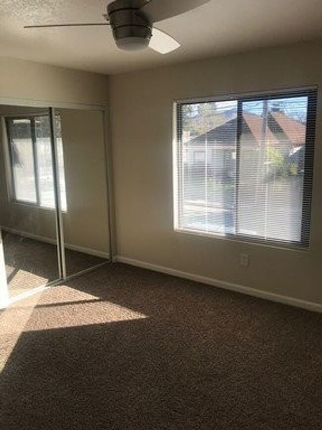 Building Photo - 497 Sebastopol Ave