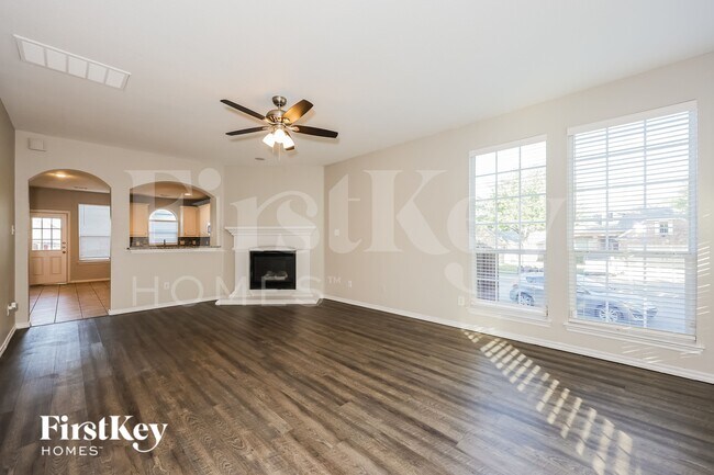 Foto del edificio - 7060 Chapelridge Dr