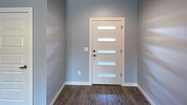 Foto del edificio - 17640 Natalie Ct
