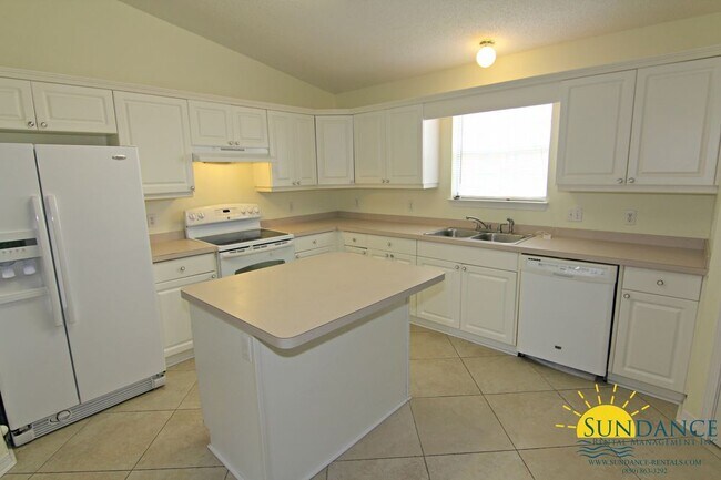 Building Photo - Lovely Home with Deeded Water Access