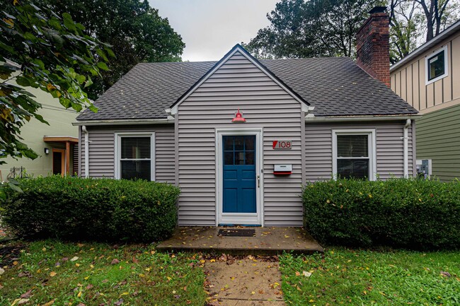 Building Photo - 108 N Revena Blvd