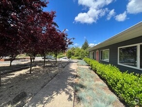 Building Photo - 3612 SE 15th Ave