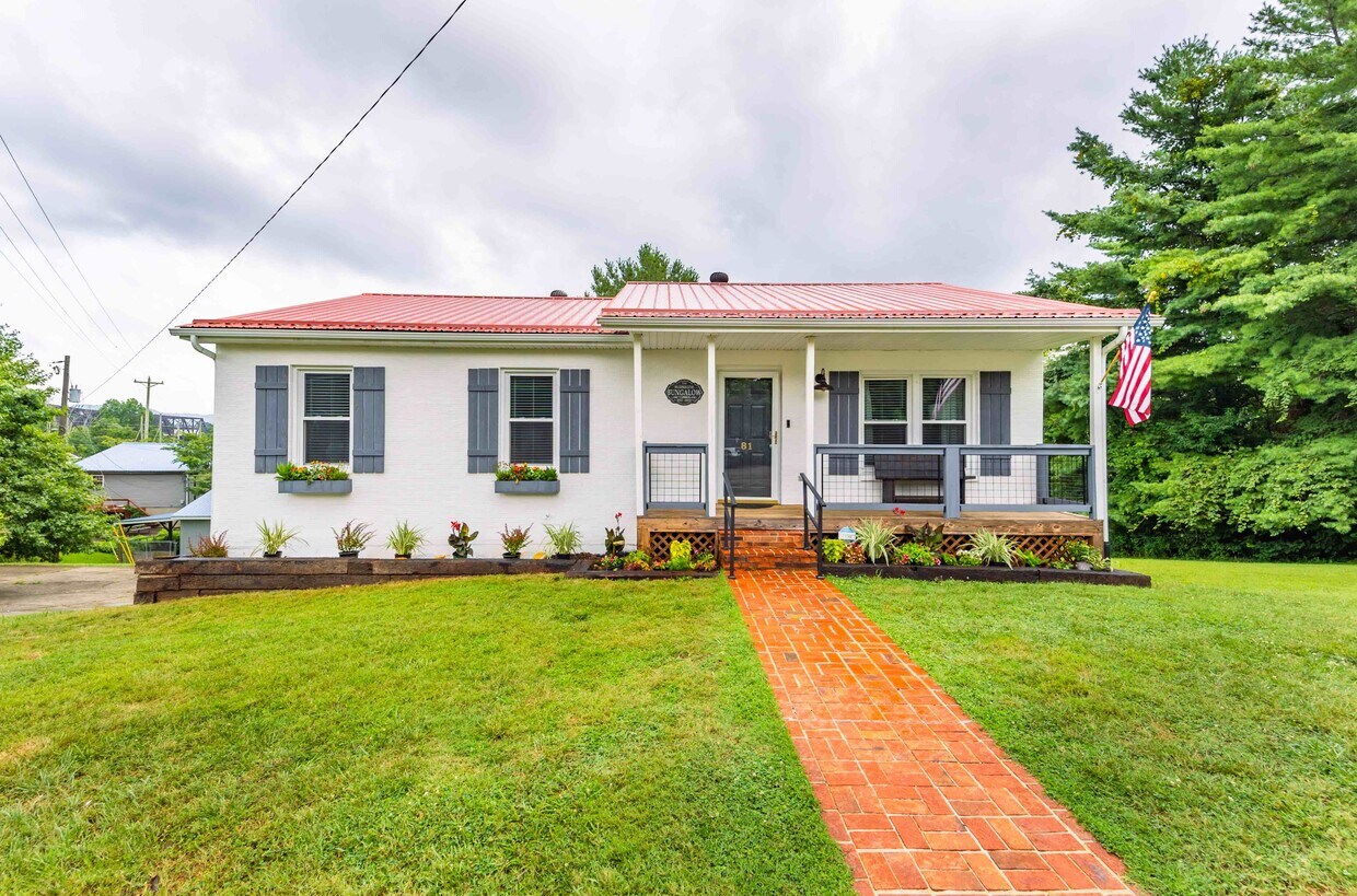 Primary Photo - 81 Ashbrook Dr