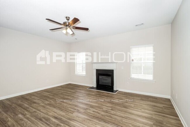 Foto del edificio - 3212 Tallon Ln Sw