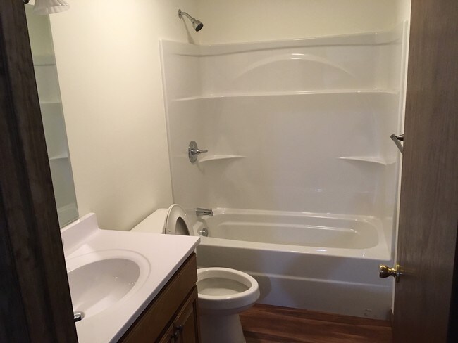 Building Photo - 889 American Greeting Card Rd