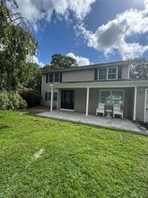 Building Photo - 7 Shawmont Ln