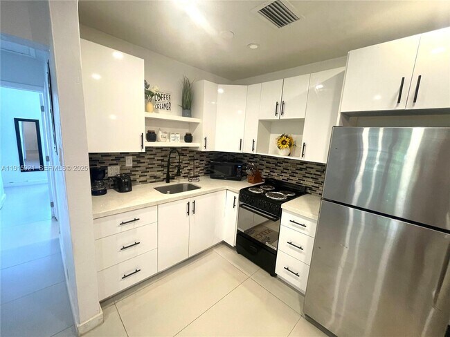 Foto del edificio - 1211 NE 15th Ave