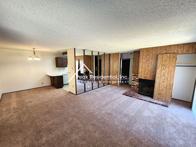 Foto del edificio - Very Nice Foothill Farms 2bd/1ba Duplex wi...