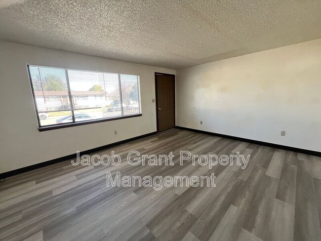 Building Photo - 2282 Stace St