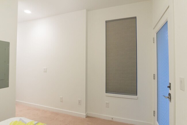 Building Photo - 3Bd/3Ba Seattle Townhouse