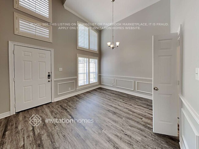 Foto del edificio - 317 Valiant Dr