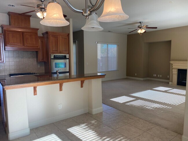 Foto del edificio - 5772 N Rumi Ave