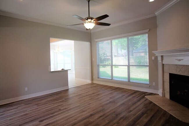 Building Photo - 5711 Thomas Nelson Dr