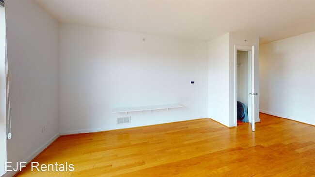 Building Photo - 1 br, 1 bath House - 1115 H Street NE,  Un...