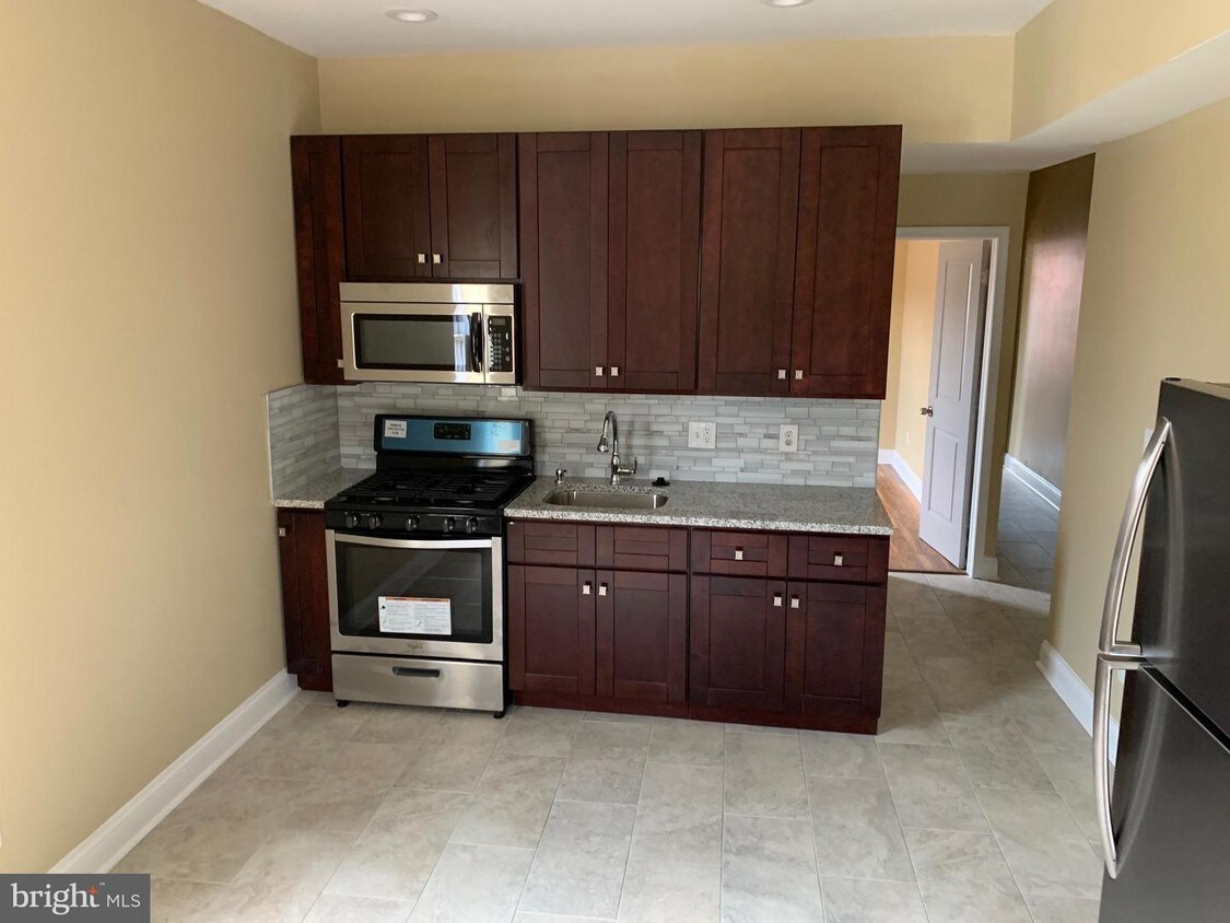 Foto principal - 923 N 42nd St