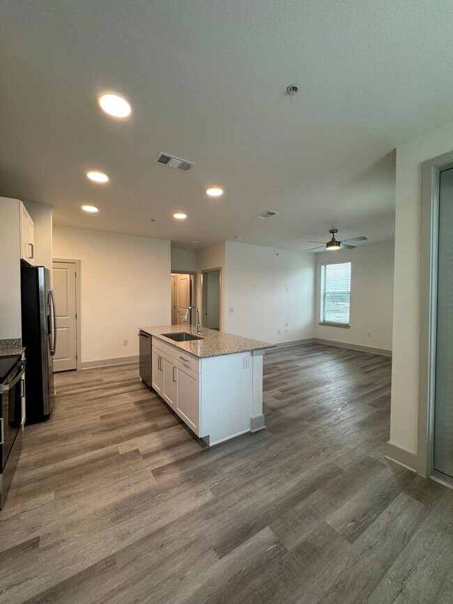Foto del edificio - 5436 Huffines Blvd