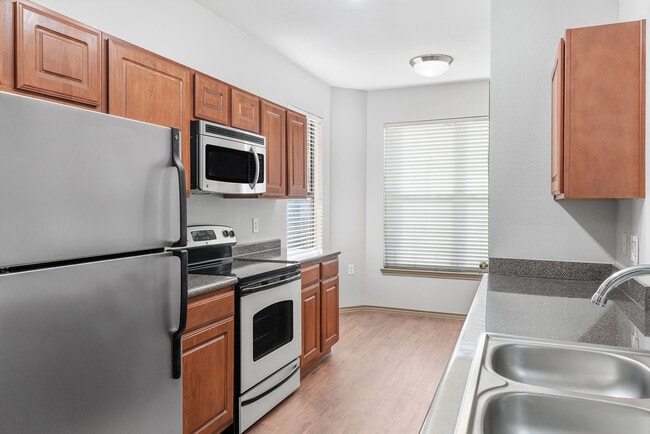 C200580 Lakeside Villas Grand Prairie. - Lakeside Villas (Dallas)