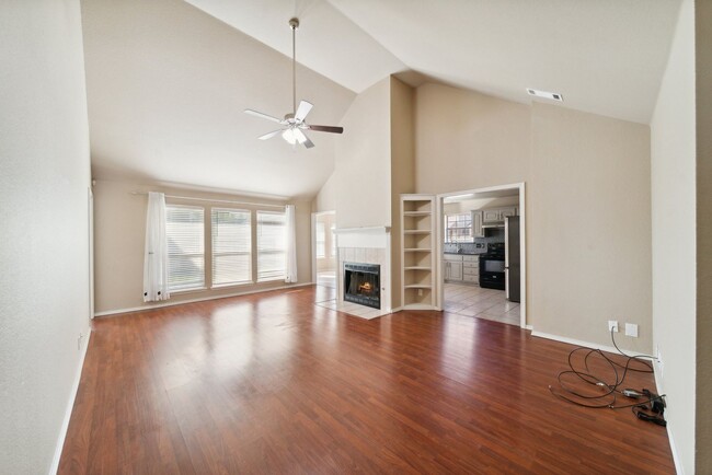 Foto del edificio - Spacious Home in South Tulsa