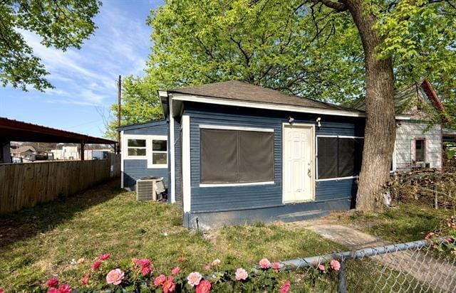 Building Photo - 727 W Day St