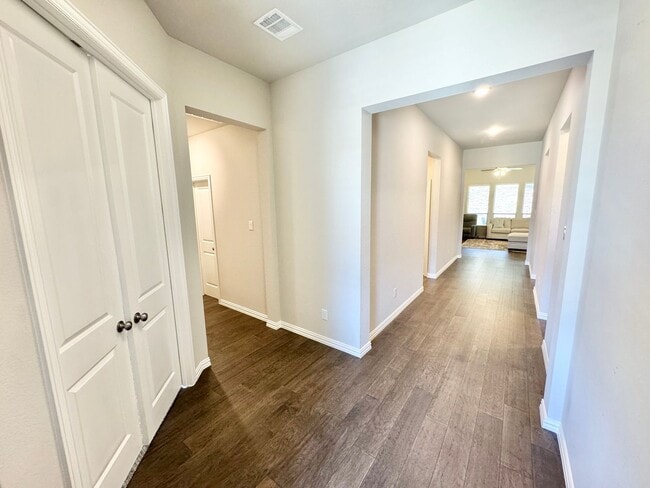 Photo - Pristine 4 Bed 3 Bath Home - Canyon Falls
