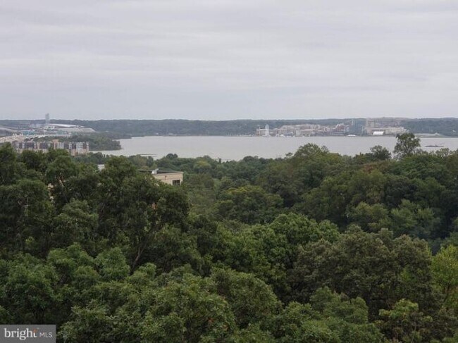 Building Photo - 5904 Mt Eagle Dr