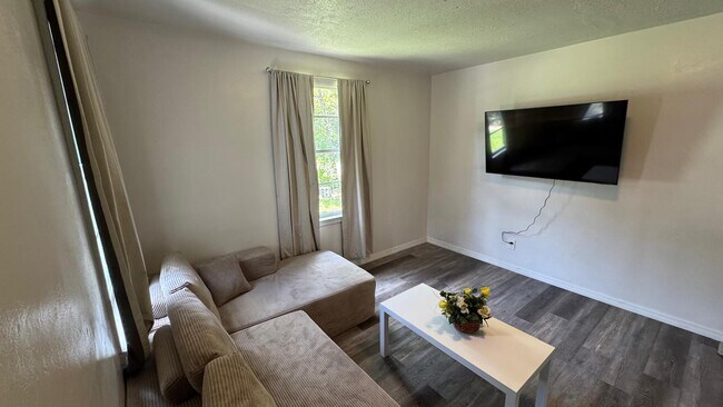 Foto del edificio - 3025 W 16th St