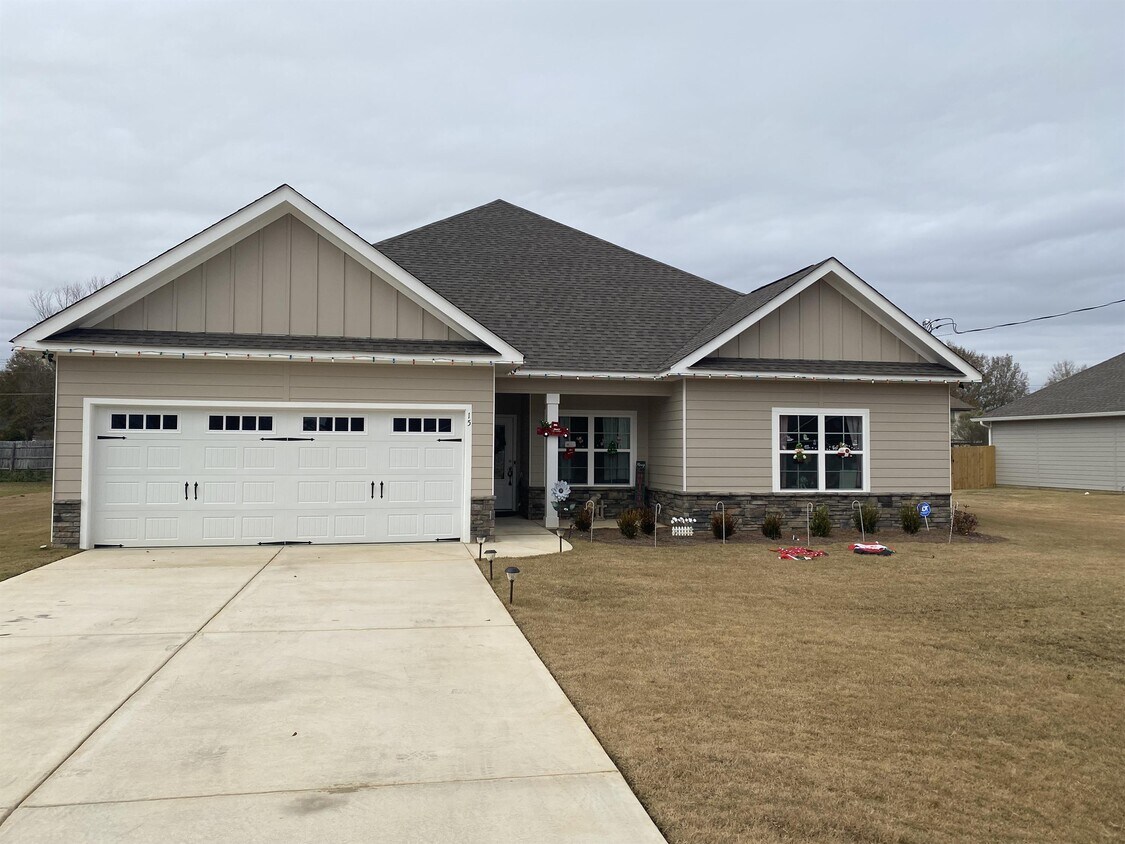 15 Maxwell Dr, Fort Mitchell, AL 36856 House Rental in Fort Mitchell