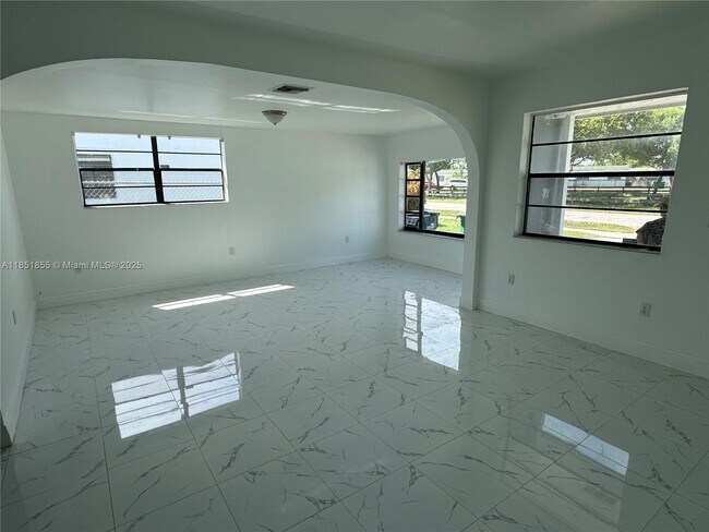 Foto del edificio - 10840 SW 222nd Dr