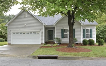 Building Photo - 710 Latta Cir