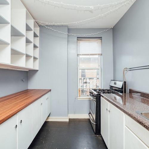 Primary Photo - 308 Bleecker St