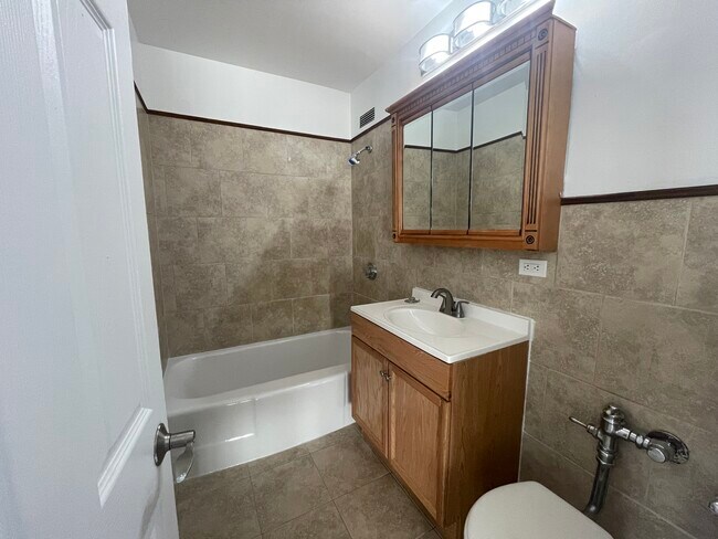 Foto del edificio - 1150 N Lake Shore Dr