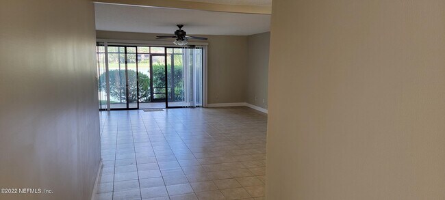 Building Photo - 7863 La Sierra Ct