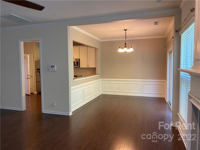 Foto del edificio - 15404 Canmore Street